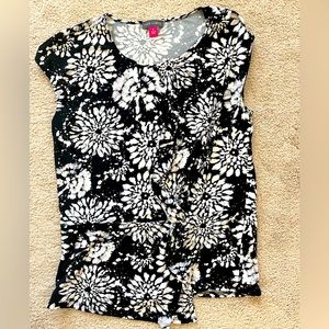 Vince Camuto Asymmetrical Black & White Tank Size S